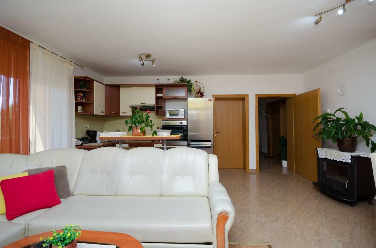 Apartments Mirjana Lopar Exterior foto